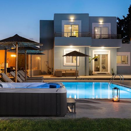 Ethria Pool Villa With Heated Jacuzzi อาฟานโท ภายนอก รูปภาพ
