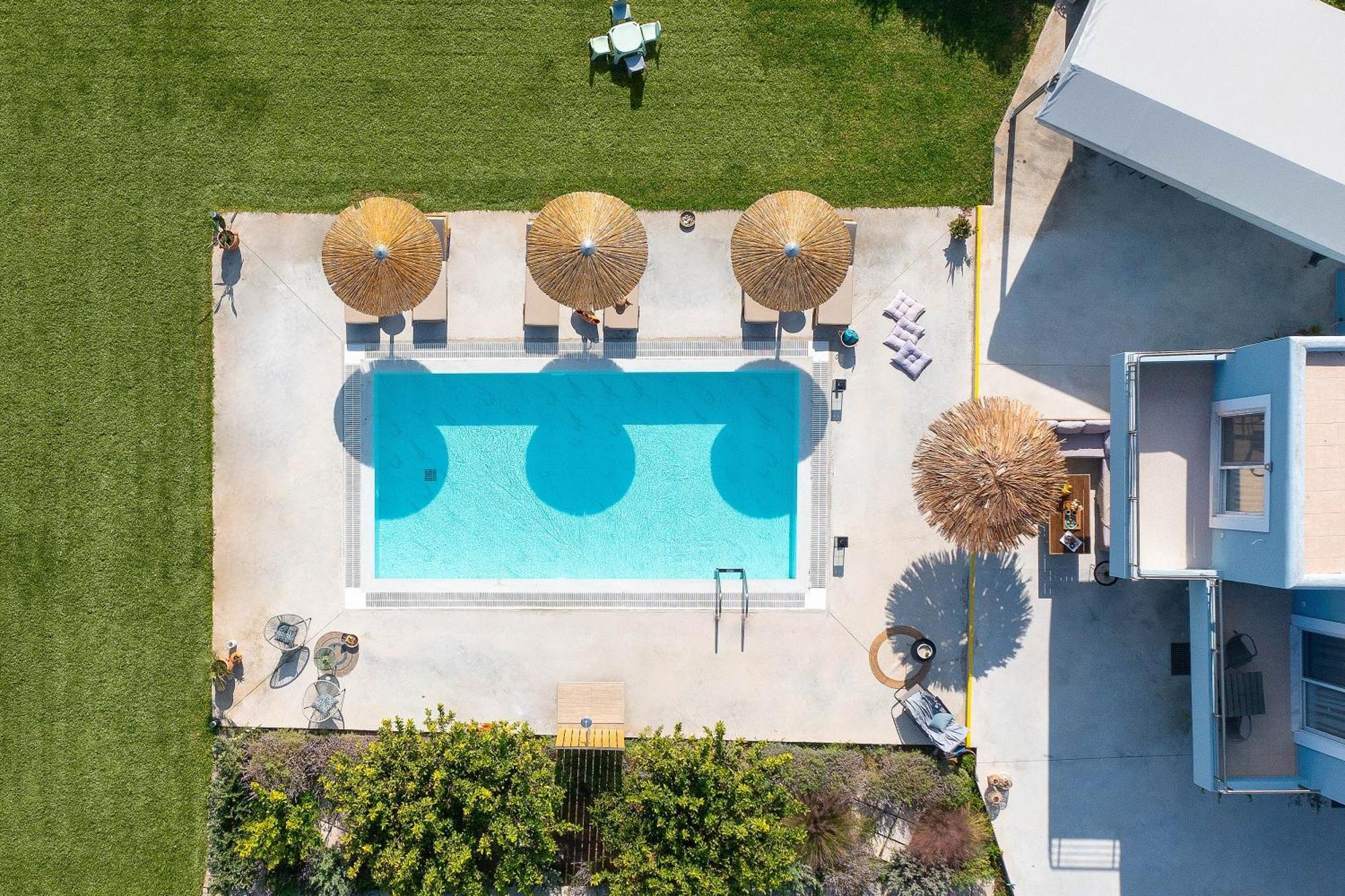 Ethria Pool Villa With Heated Jacuzzi อาฟานโท ภายนอก รูปภาพ