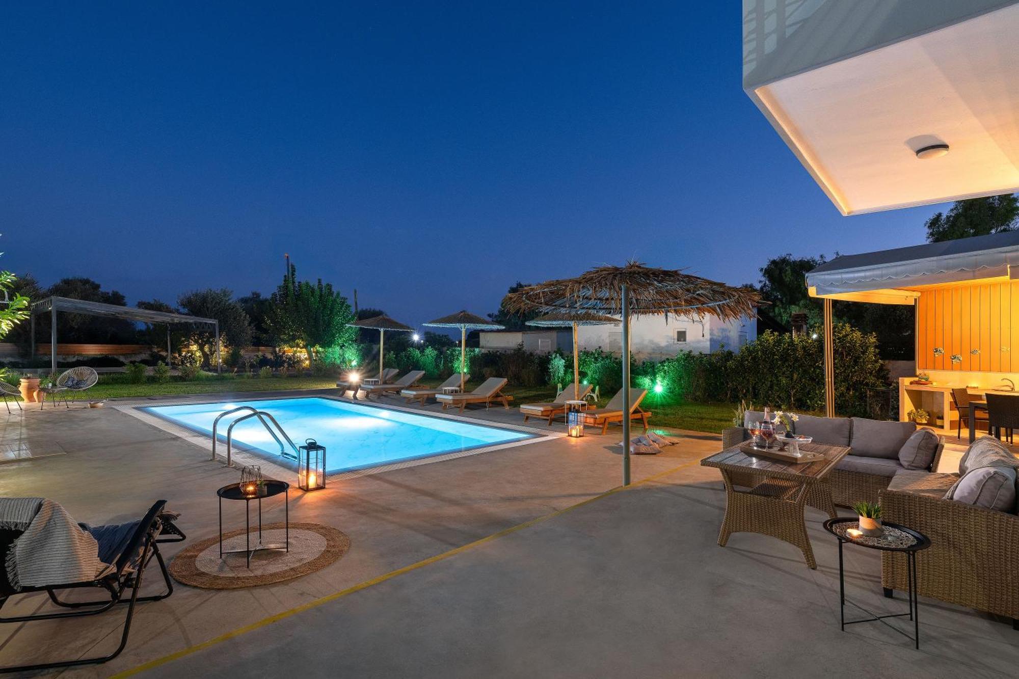 Ethria Pool Villa With Heated Jacuzzi อาฟานโท ภายนอก รูปภาพ